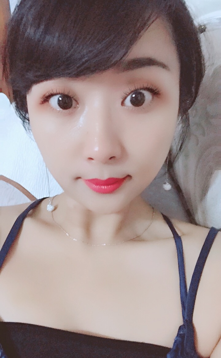 诸蓉  